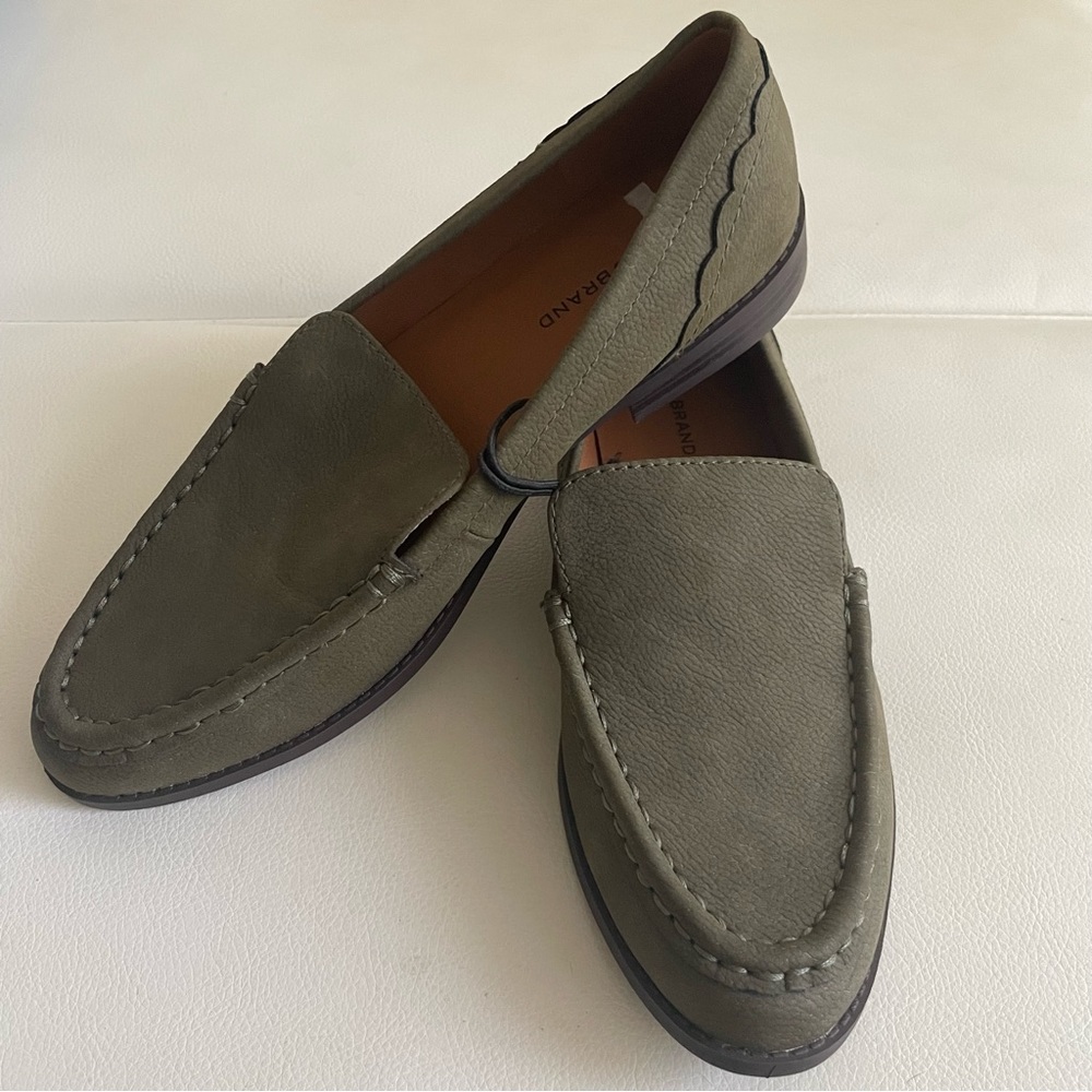 Lucky Brand Olive Green Low Heeled Loafers Sz 8.5